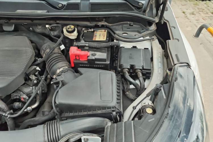 Used Lincoln Corsair 2022 2.0T Two-Wheel Drive Deluxe Edition Engine Bay Left