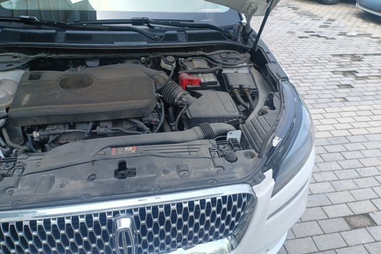 Used Lincoln Corsair 2022 2.0T Two-Wheel Drive Deluxe Edition Engine Bay Left