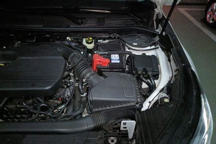Used Lincoln Corsair 2022 2.0T Two-Wheel Drive Deluxe Edition Engine Bay Left