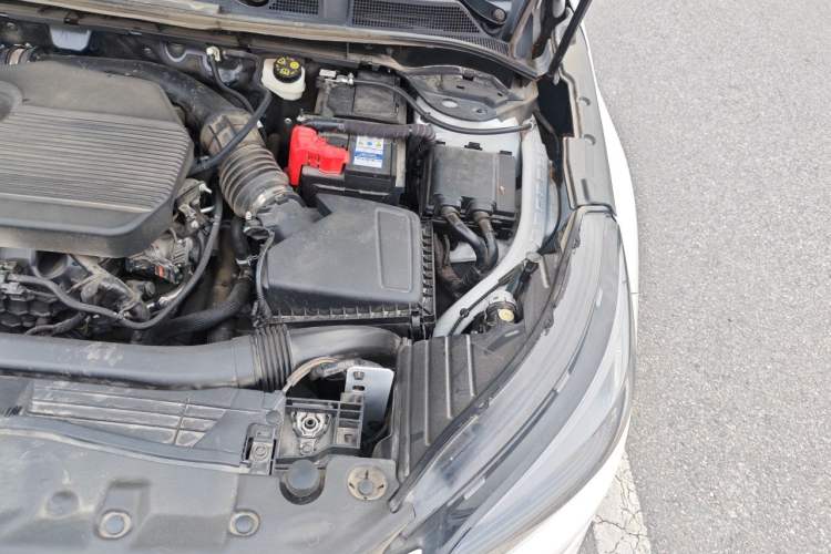 Used Lincoln Corsair 2022 2.0T Two-Wheel Drive Luxury Edition Engine Bay Left