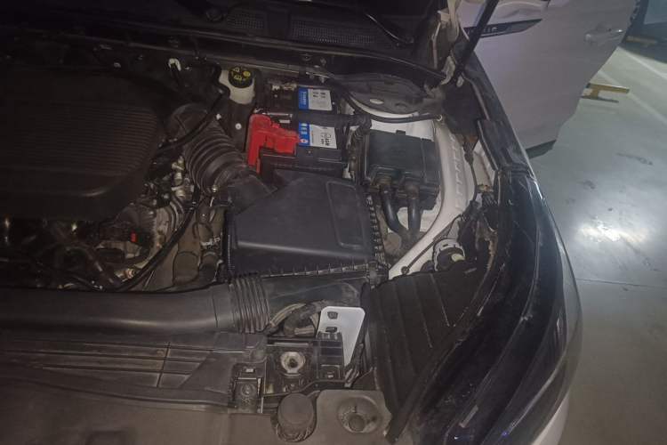Used Lincoln Corsair 2022 2.0T Two-Wheel Drive Deluxe Edition Engine Bay Left