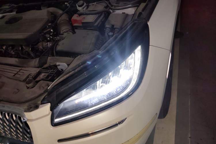 Used Lincoln Corsair 2022 2.0T Two-Wheel Drive Luxury Edition Engine Bay Left