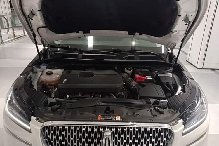 Used Lincoln Corsair 2022 2.0T Two-Wheel Drive Deluxe Edition Engine Bay