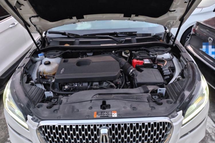 Used Lincoln Corsair 2022 Revised Version 2.0T Two-Wheel Drive Luxury Edition Engine Bay