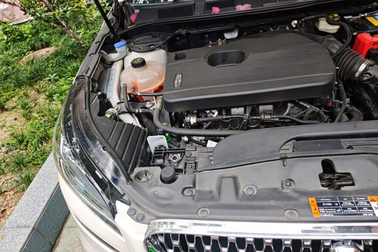 Used Lincoln Corsair 2022 2.0T Two-Wheel Drive Luxury Edition Engine Bay Right