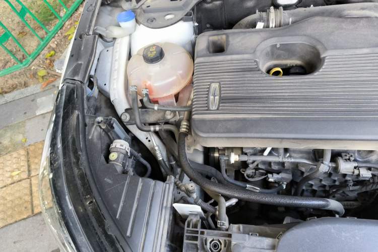 Used Lincoln Corsair 2022 2.0T Two-Wheel Drive Luxury Edition Engine Bay Right