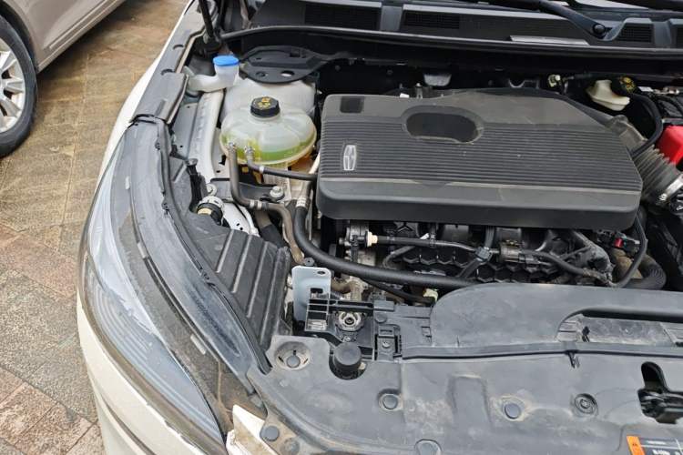 Used Lincoln Corsair 2022 Revised Version 2.0T Two-Wheel Drive Premium Edition Engine Bay Right