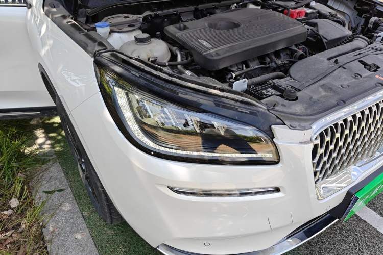 Used Lincoln Corsair 2022 2.0T Two-Wheel Drive Deluxe Edition Engine Bay Right