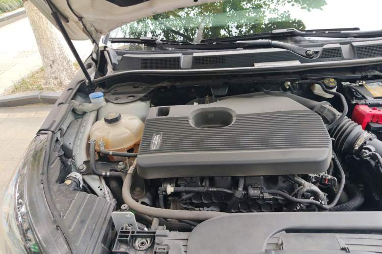 Used Lincoln Corsair 2022 2.0T Two-Wheel Drive Luxury Edition Engine Bay Right