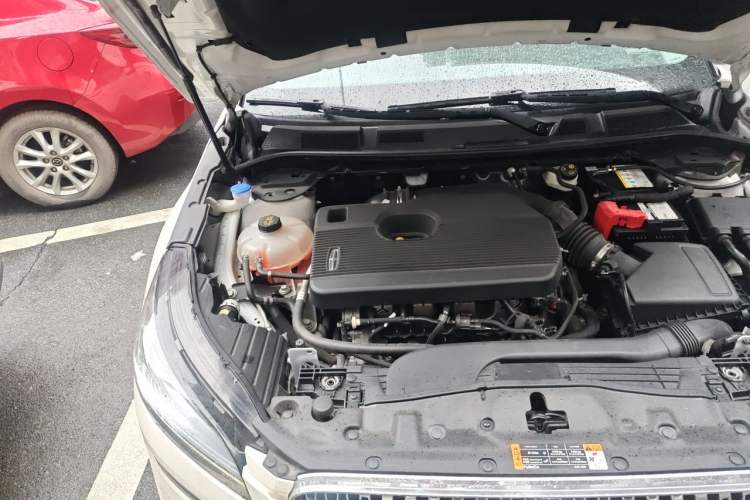 Used Lincoln Corsair 2022 2.0T Two-Wheel Drive Deluxe Edition Engine Bay Right