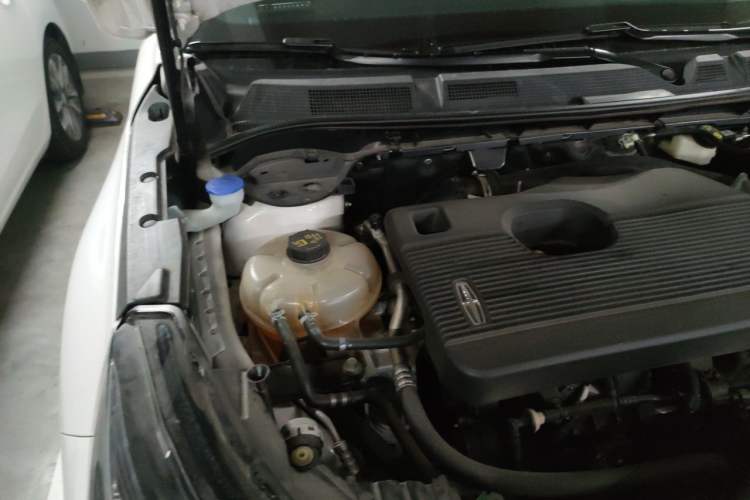 Used Lincoln Corsair 2022 2.0T Two-Wheel Drive Luxury Edition Engine Bay Right