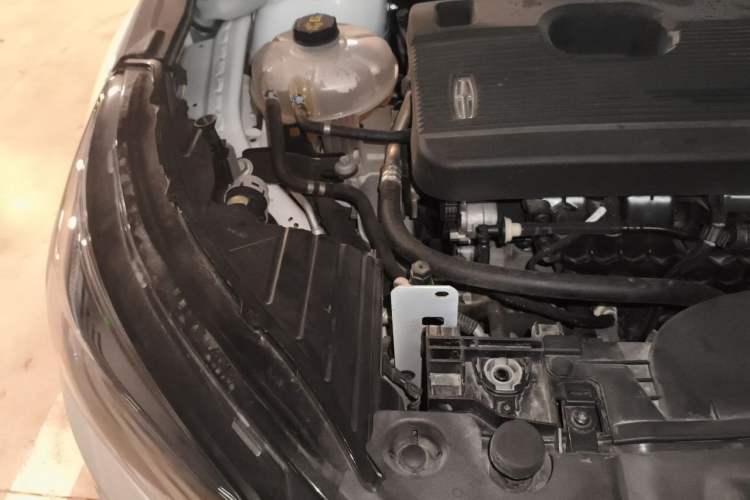 Used Lincoln Corsair 2022 2.0T Two-Wheel Drive Deluxe Edition Engine Bay Right