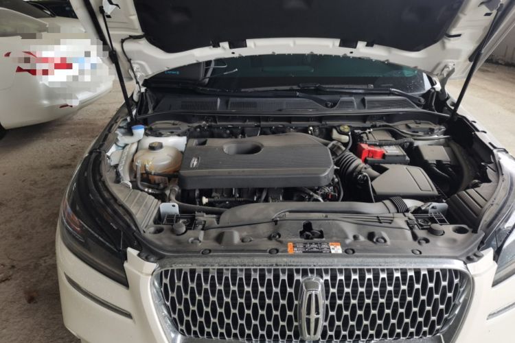 Used Lincoln Corsair 2022 2.0T Two-Wheel Drive Deluxe Edition Engine Bay Right