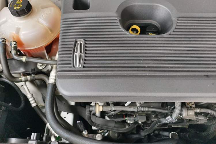 Used Lincoln Corsair 2022 2.0T Two-Wheel Drive Luxury Edition Engine Bay Right