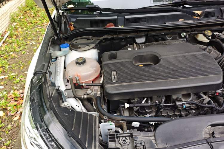 Used Lincoln Corsair 2022 2.0T Four-Wheel Drive Prestige Edition Engine Bay Right
