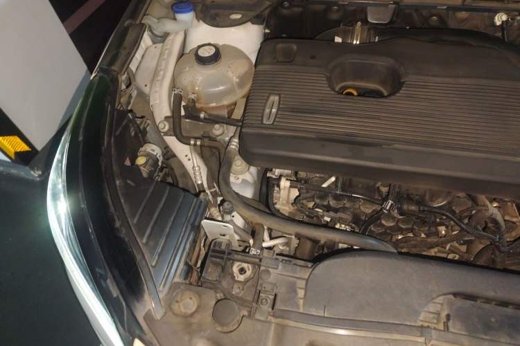 Used Lincoln Corsair 2022 2.0T Two-Wheel Drive Luxury Edition Engine Bay Right