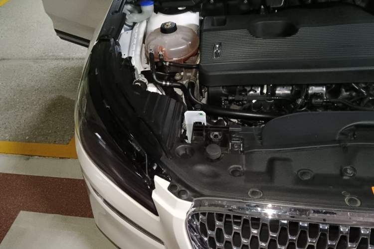 Used Lincoln Corsair 2022 2.0T Two-Wheel Drive Luxury Edition Engine Bay Right