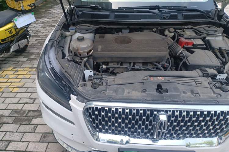Used Lincoln Corsair 2022 2.0T Two-Wheel Drive Deluxe Edition Engine Bay Right
