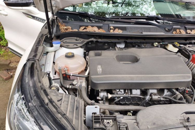 Used Lincoln Corsair 2022 2.0T Two-Wheel Drive Luxury Edition Engine Bay Right