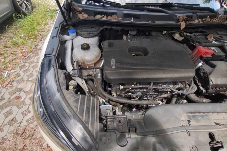 Used Lincoln Corsair 2022 2.0T Two-Wheel Drive Deluxe Edition Engine Bay Right