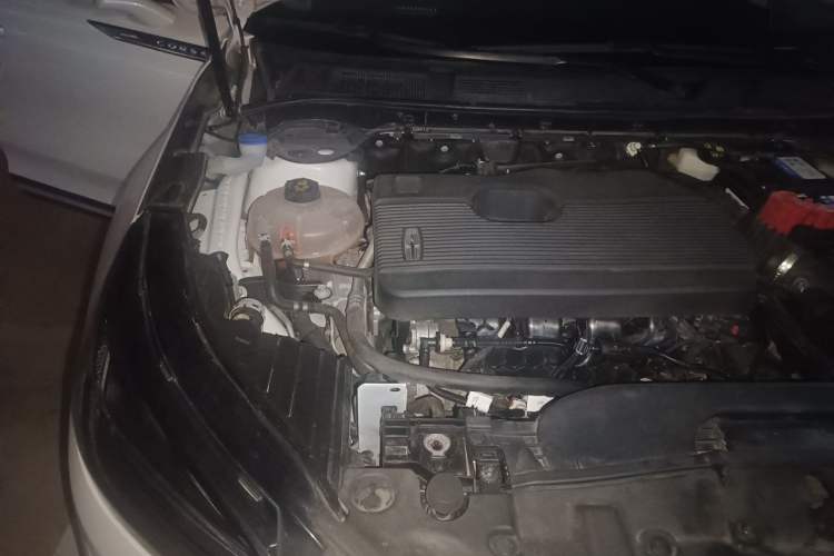Used Lincoln Corsair 2022 2.0T Two-Wheel Drive Deluxe Edition Engine Bay Right