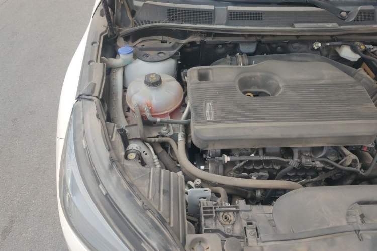 Used Lincoln Corsair 2022 2.0T Two-Wheel Drive Deluxe Edition Engine Bay Right