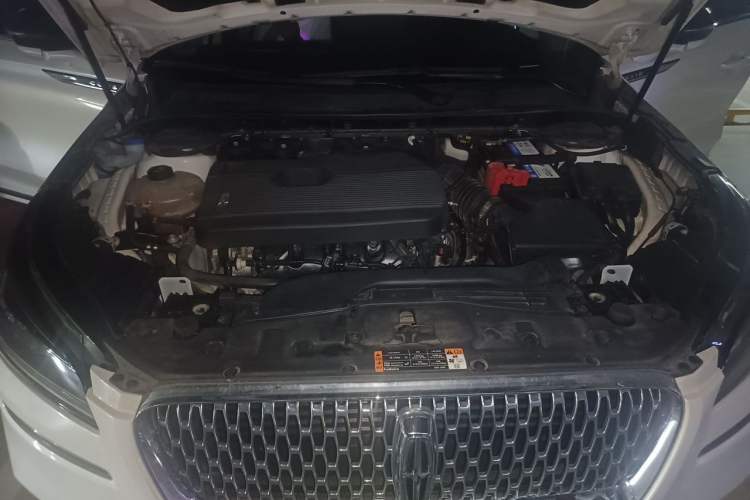 Used Lincoln Corsair 2022 2.0T Two-Wheel Drive Deluxe Edition Engine Bay