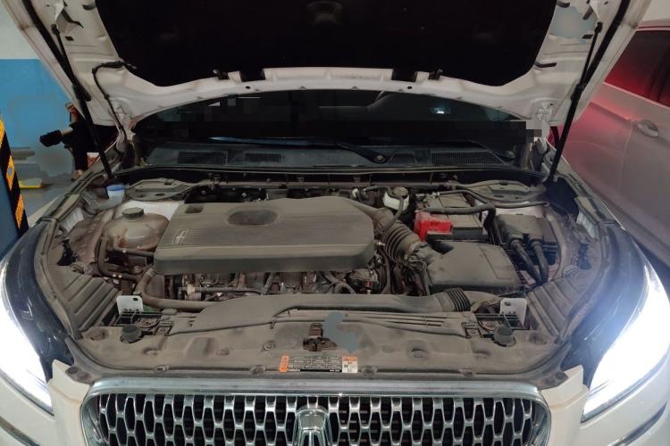 Used Lincoln Corsair 2022 2.0T Two-Wheel Drive Luxury Edition Engine Bay