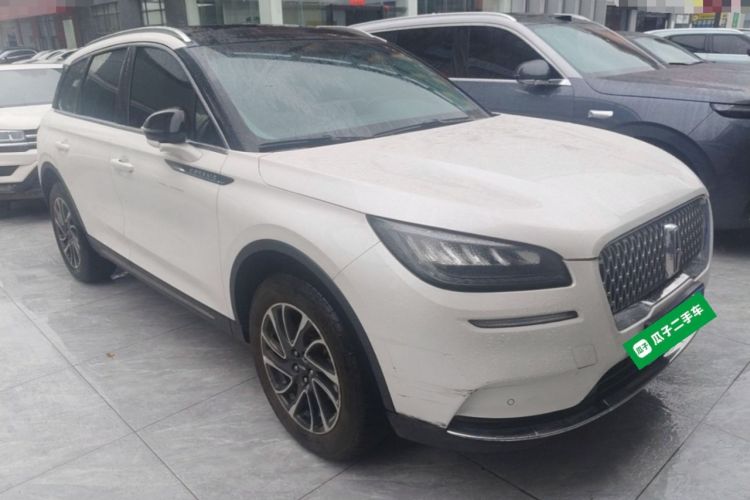 Used Lincoln Corsair 2022 2.0T Two-Wheel Drive Deluxe Edition Front Right 45 Deg