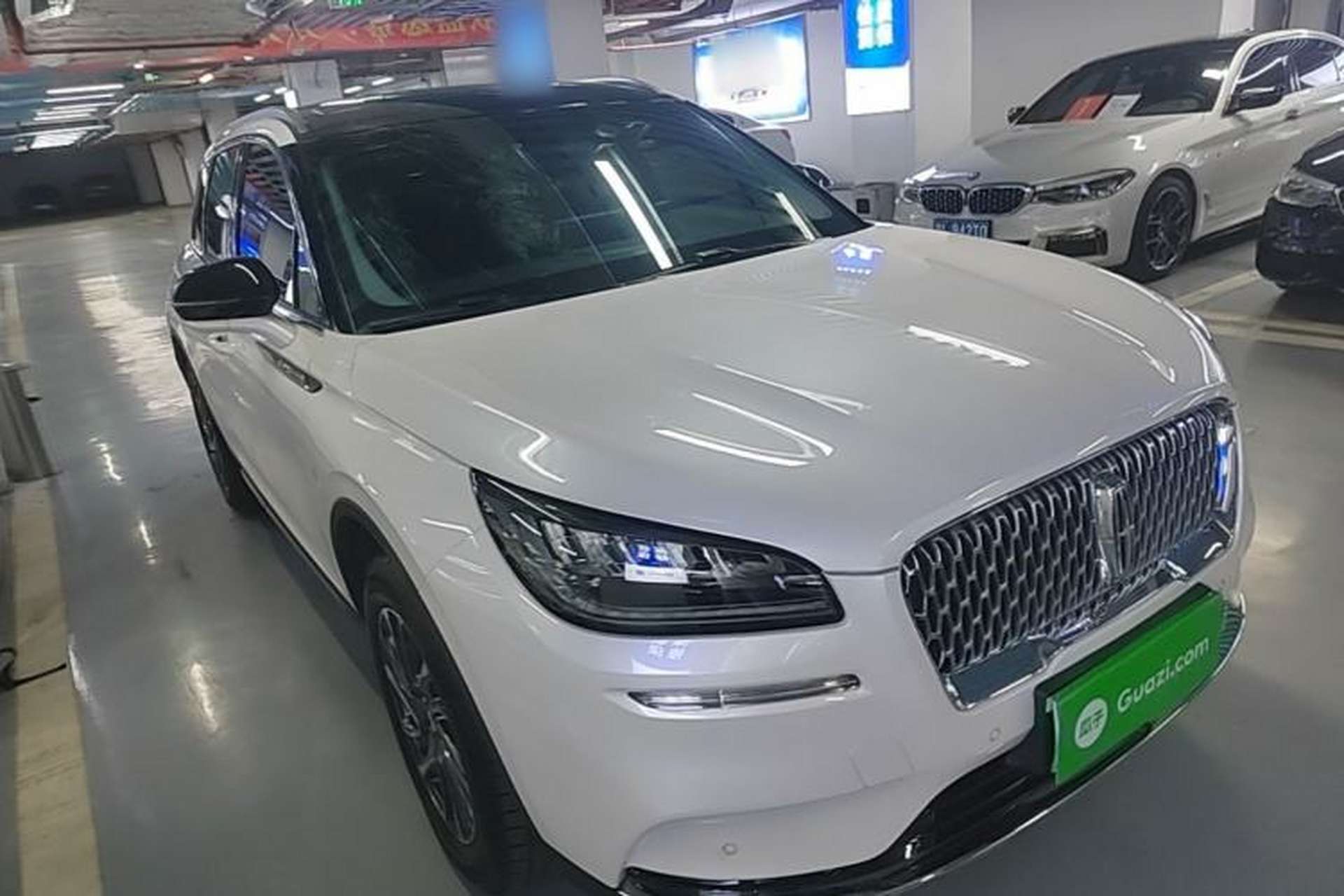 Used Lincoln Corsair 2022 Revised Version 2.0T Two-Wheel Drive Premium Edition Front Right 45 Deg