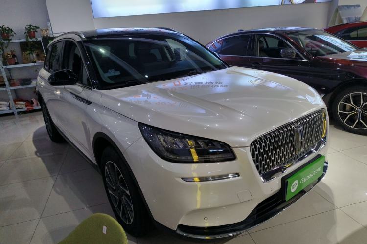 Used Lincoln Corsair 2022 Revised Version 2.0T Two-Wheel Drive Luxury Edition Front Right 45 Deg