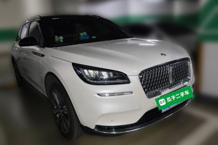 Used Lincoln Corsair 2022 Revised Version 2.0T Two-Wheel Drive Luxury Edition Front Right 45 Deg