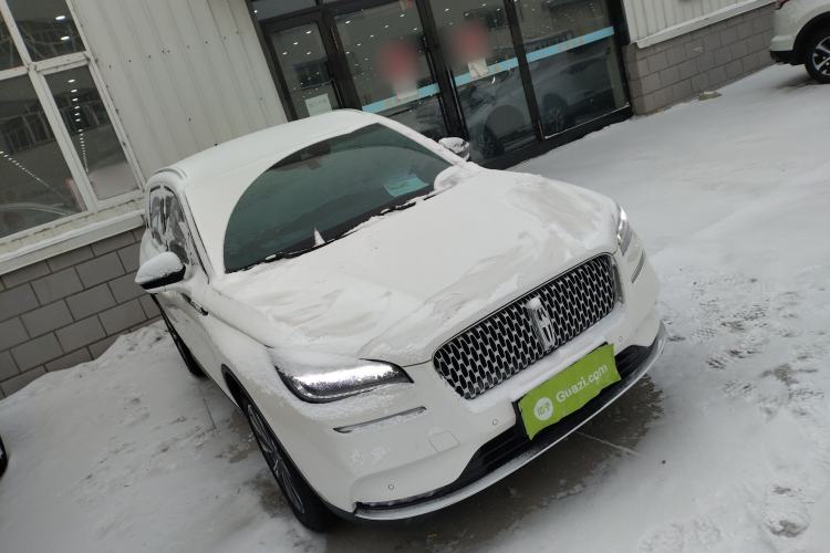 Used Lincoln Corsair 2022 Revised Version 2.0T Two-Wheel Drive Luxury Edition Front Right 45 Deg
