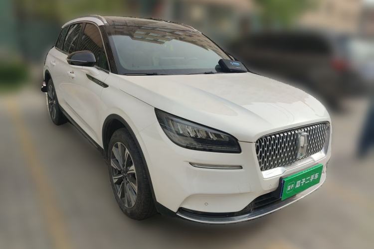 Used Lincoln Corsair 2022 Revised Version 2.0T Two-Wheel Drive Premium Edition Front Right 45 Deg