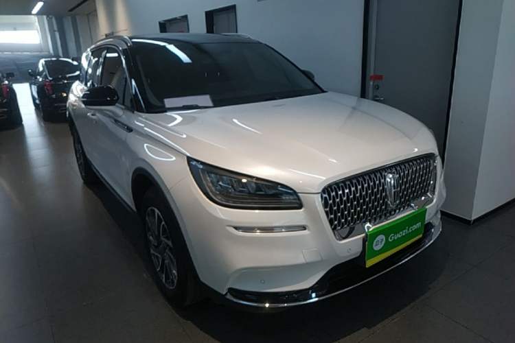 Used Lincoln Corsair 2022 2.0T Two-Wheel Drive Deluxe Edition Front Right 45 Deg