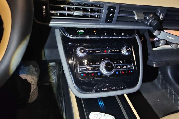 Used Lincoln Corsair 2022 2.0T Two-Wheel Drive Luxury Edition Gear Lever