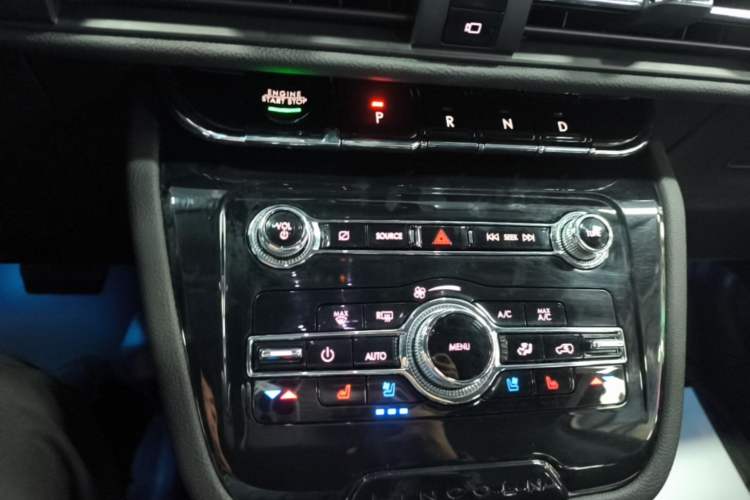 Used Lincoln Corsair 2022 2.0T Two-Wheel Drive Luxury Edition Gear Lever