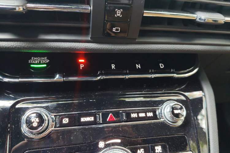 Used Lincoln Corsair 2022 2.0T Two-Wheel Drive Luxury Edition Gear Lever