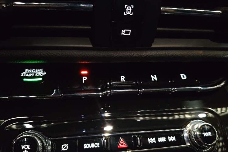 Used Lincoln Corsair 2022 2.0T Two-Wheel Drive Deluxe Edition Gear Lever