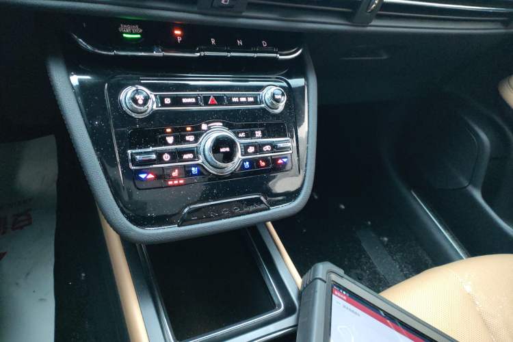 Used Lincoln Corsair 2022 Revised Version 2.0T Two-Wheel Drive Luxury Edition Gear Lever