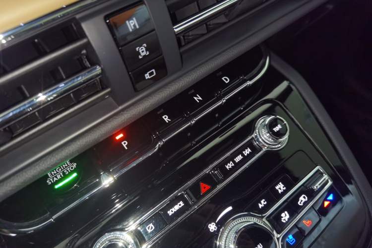 Used Lincoln Corsair 2022 2.0T Four-Wheel Drive Luxury Edition Gear Lever