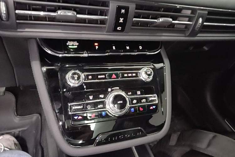 Used Lincoln Corsair 2022 2.0T Two-Wheel Drive Deluxe Edition Gear Lever