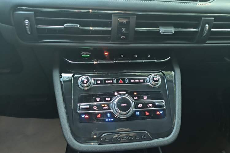 Used Lincoln Corsair 2022 2.0T Two-Wheel Drive Luxury Edition Gear Lever