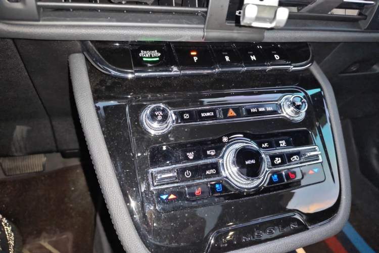Used Lincoln Corsair 2022 Revised Version 2.0T Two-Wheel Drive Luxury Edition Gear Lever