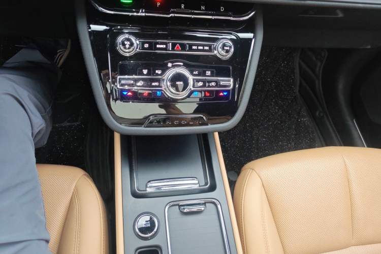Used Lincoln Corsair 2022 2.0T Two-Wheel Drive Luxury Edition Gear Lever