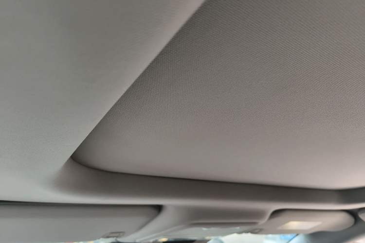 Used Lincoln Corsair 2022 2.0T Two-Wheel Drive Deluxe Edition Headliner