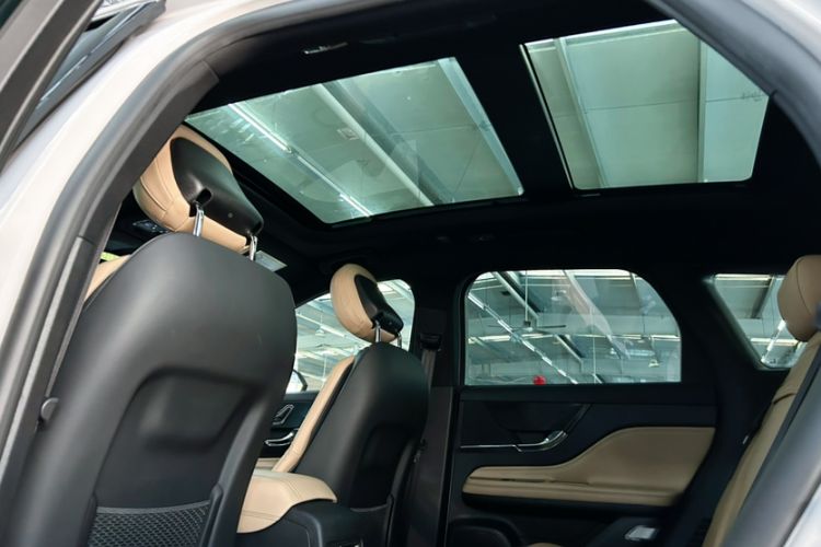 Used Lincoln Corsair 2022 2.0T Two-Wheel Drive Luxury Edition Headliner