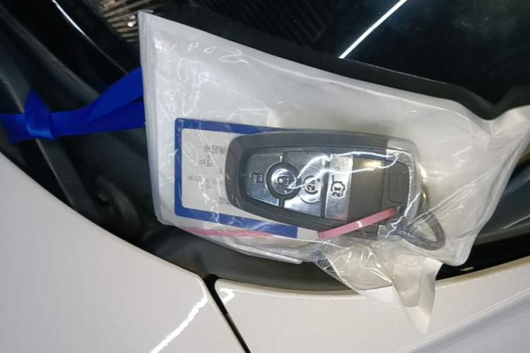Used Lincoln Corsair 2022 2.0T Two-Wheel Drive Deluxe Edition Interior 1