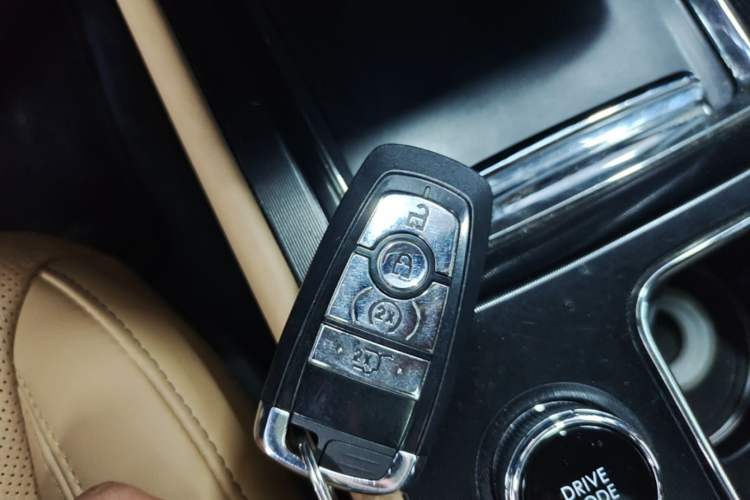 Used Lincoln Corsair 2022 2.0T Two-Wheel Drive Luxury Edition Interior 1