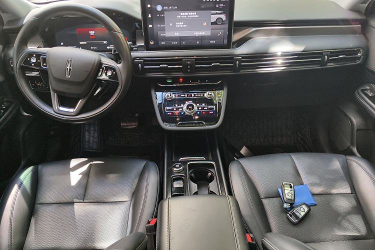 Used Lincoln Corsair 2022 2.0T Two-Wheel Drive Deluxe Edition Interior 2